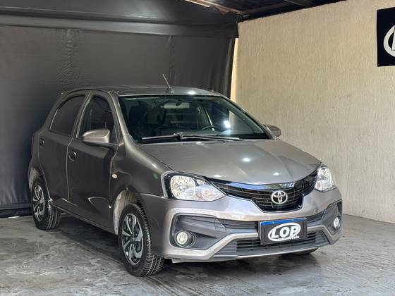 TOYOTA ETIOS 1.3 X 16V FLEX 4P AUTOMÁTICO TOYOTA ETIOS 1.3 X 16V FLEX 4P AUTOMÁTICO